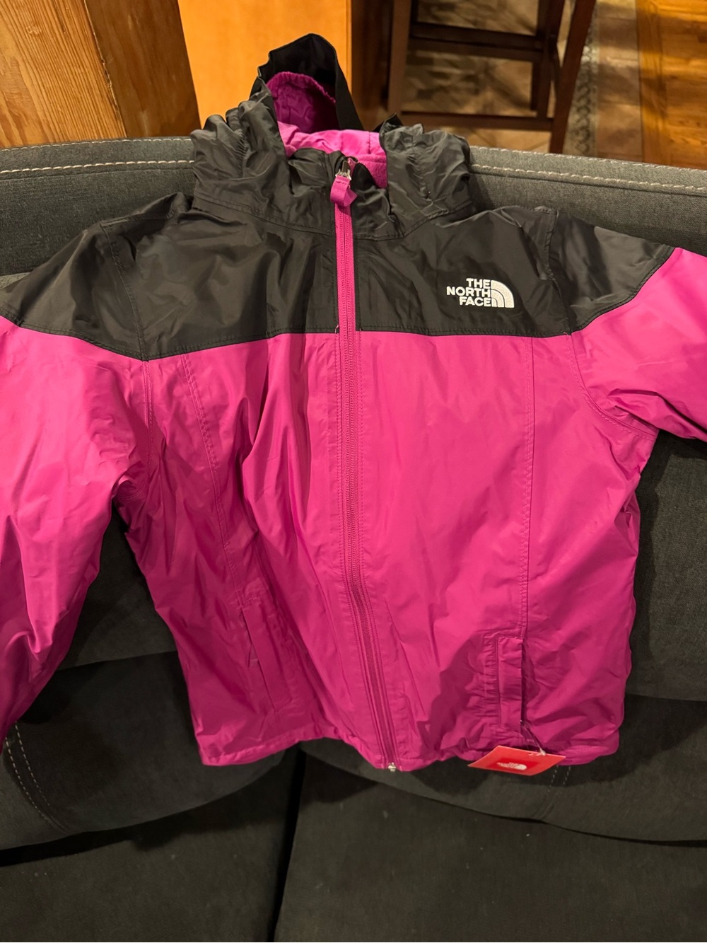 The North Face Magenta and Black Girl’s Size M Shell Jacket, NWT